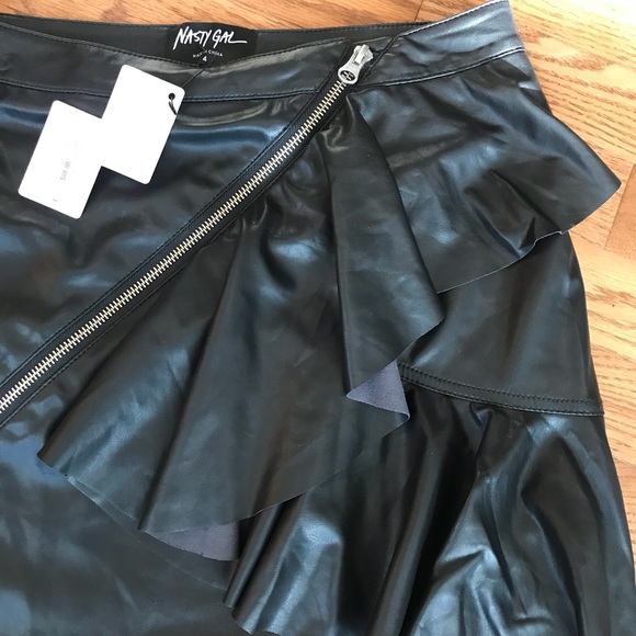 Nasty Gal Ruffle Mini - Picture 3 of 4